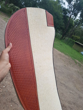 Heavy Duty Felt - Swinging Fender / half breed Saddle Pad with Leather Trim